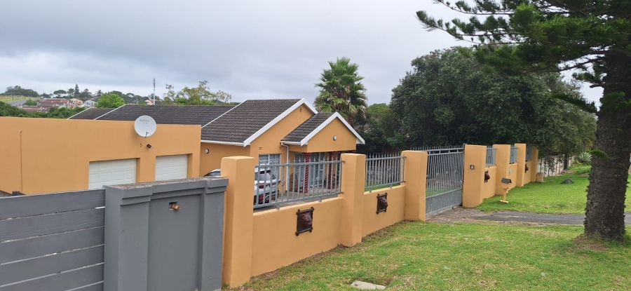 4 Bedroom Property for Sale in Amalinda Eastern Cape